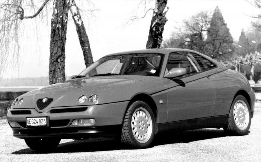  Alfa Romeo GTV (916C) 1995 года  (WW) (фото 3 из 27)